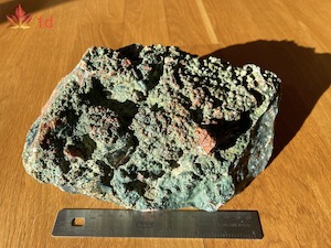 Faced and polished rough boulder, 22.5x14x11.5cm, ~5kg