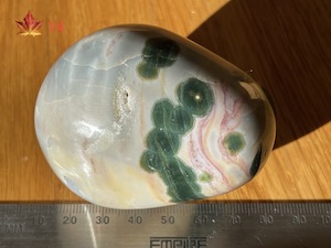 Polished cobble/Large palm stone, 5.3x4.8x6.8cm, 240g