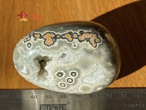 Polished cobble/Large palm stone, 4.4x5.1x6.9cm, 196g